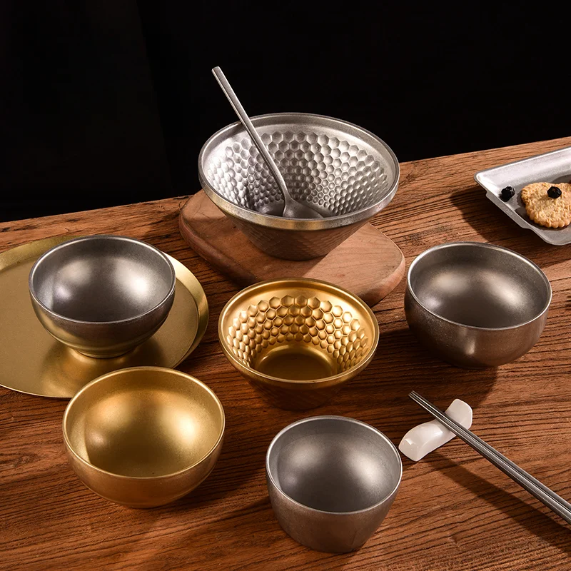 Hammered 18/8 Stainless Steel Outdoor Dining Bowl – application view