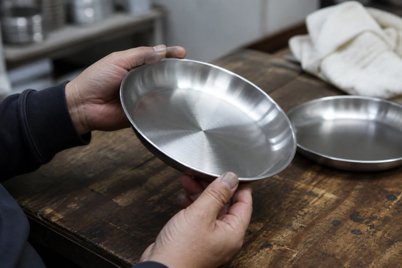 Stainless camping plate inspection and weight control