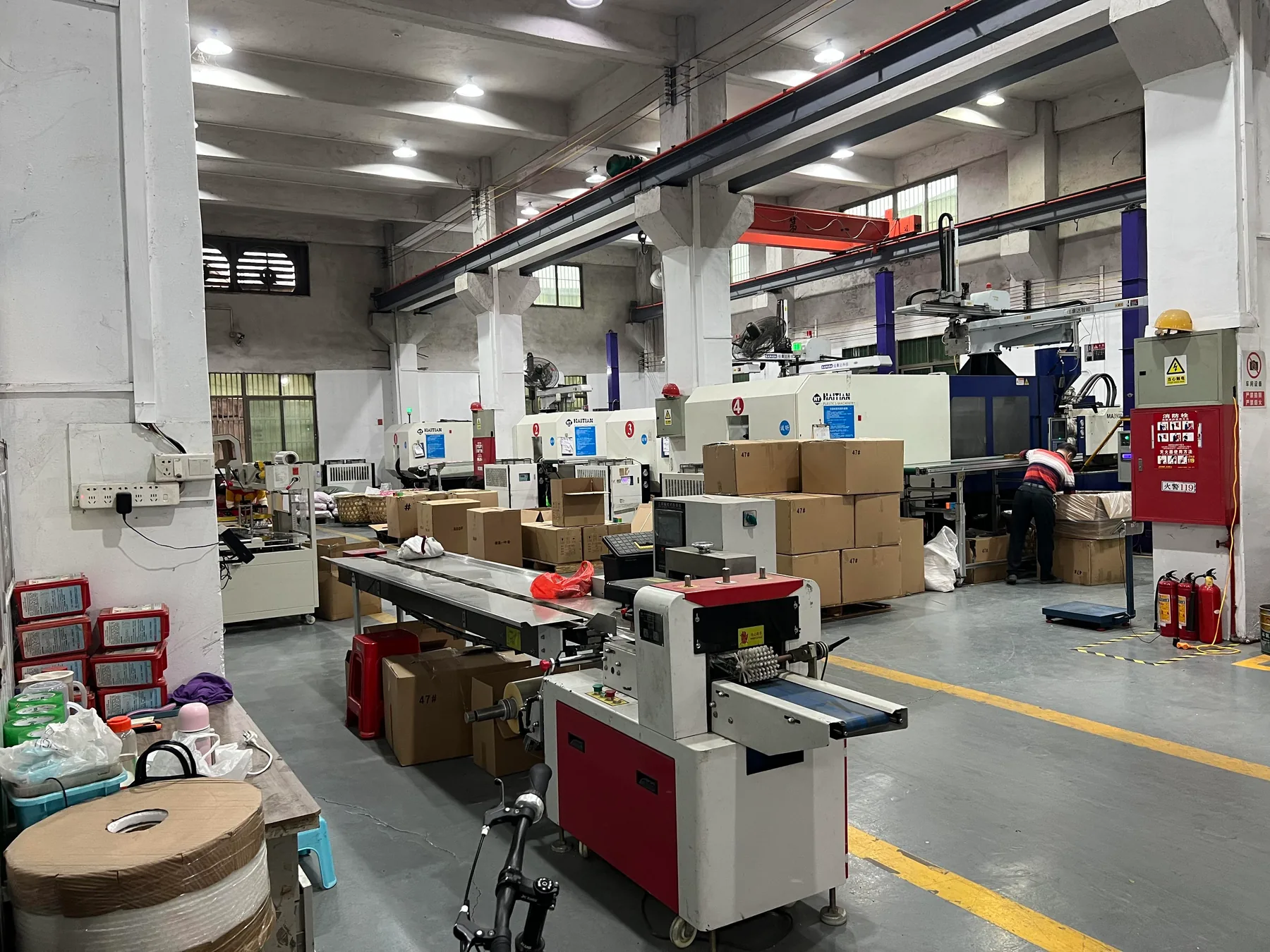 Naike injection molding machines and packing line for reusable tableware